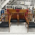 伝統的な木工技術と現代デザインを融合した椅子です。座り心地の良さと耐久性を兼ね備え、ダイニングやリビングなどさまざまな空間で快適に使える、温かみのある木製チェアです。