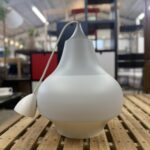 遊園地をイメージした遊び心あるデザインで、Φ380サイズは柔らかな下向き光を提供。多彩なカラーとサイズで空間にアクセントを加えます。