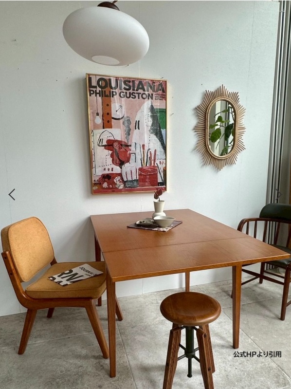 ACME Furniture（アクメファニチャー）IRVIN STOOL 3rdのメリットは、デザイン性・座り心地・耐久性のバランスが非常に良く、どんな空間にも自然に馴染む。リビング画像