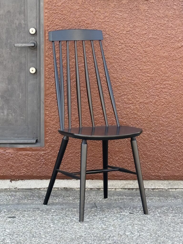 Unico(ウニコ) KOTONA ハイバックチェア 。安定感重視の座り心地。欧米クラシックデザイン。