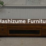Hashizume Furniture（ハシヅメ家具）楠無垢材TVボード：楠無垢材の自然な木目とやさしい光沢、空間に馴染むシンプルな造形が上質な雰囲気を演出する一点物。