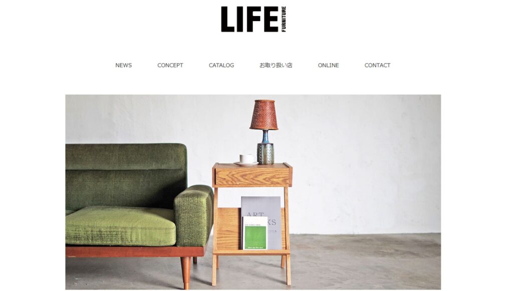 LIFE FURNITURE（ライフファニチャー）FB TVボード テレビ台用：木目調の天板と直線的なローボード形状、収納付きで配線しやすいシンプル設計