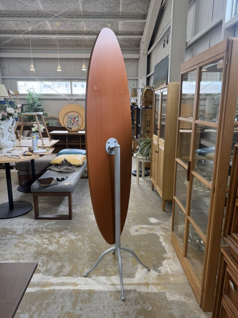 レア カリガリス 姿見 スタンドミラー 鏡 イタリアモダン デザイナーズ Calligaris（カリガリス）スタンドミラーの魅力とは？—空間を格上げ