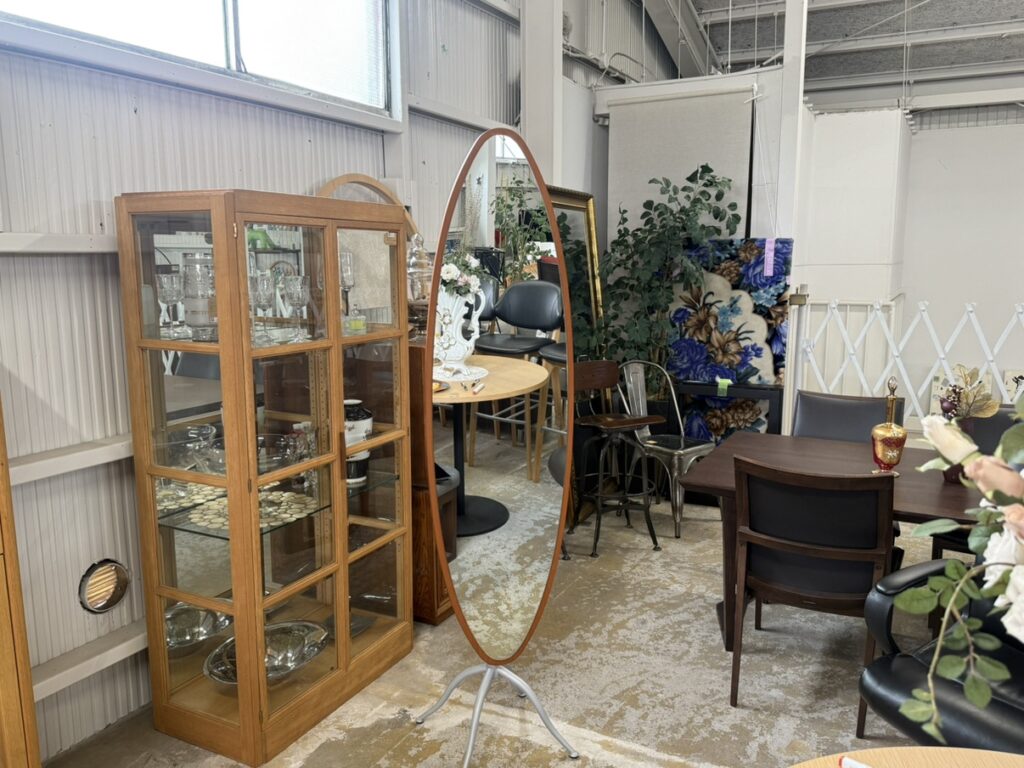 イタリア Calligaris カリガリス スタンドミラー 全身鏡 姿見 自立式 Calligaris（カリガリス）スタンドミラーの魅力とは？—空間を格上げ