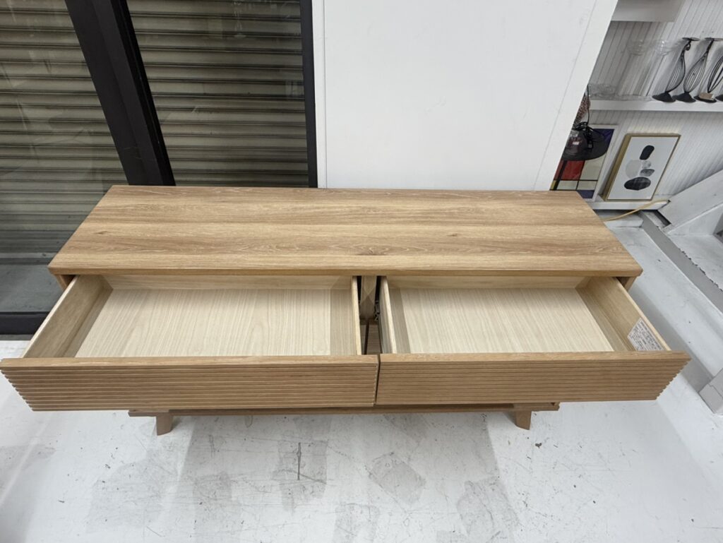 CROSS TIME(クロスタイム)SAVONA(サボナ)CW OAK 150 LC ローチェスト引き出し収納画像。オーク調の落ち着いた木目と複数引き出しによる大容量収納で、生活感を隠しながら整理整頓できる家具。