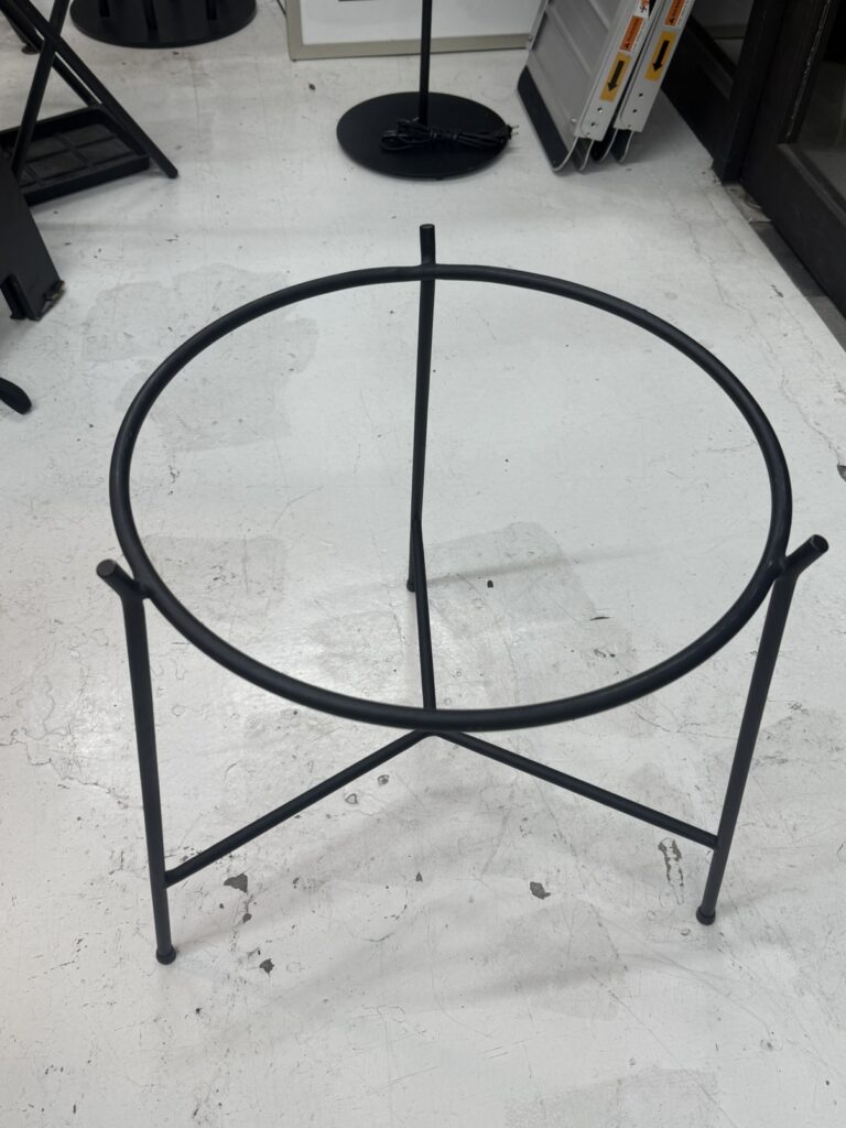 コンクリート × メタルの美学｜APOLLO end table（アポロ エンド