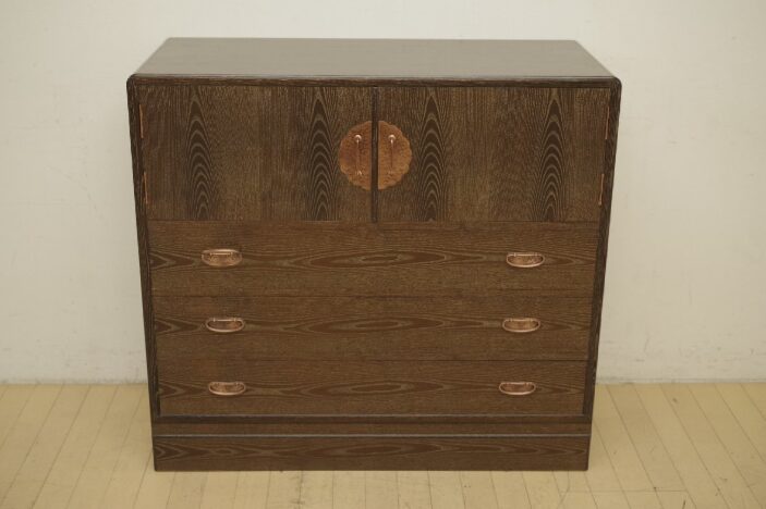 FUCHU KAGU（府中家具）山崎慶造作 和ダンス 収納家具 緻密な木目と堅牢な造り、伝統技術による上質な和風意匠が特徴の重厚で格調高い収納箪笥
