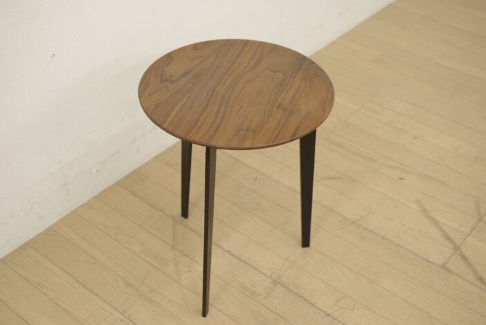 コンクリート × メタルの美学｜APOLLO end table（アポロ エンド