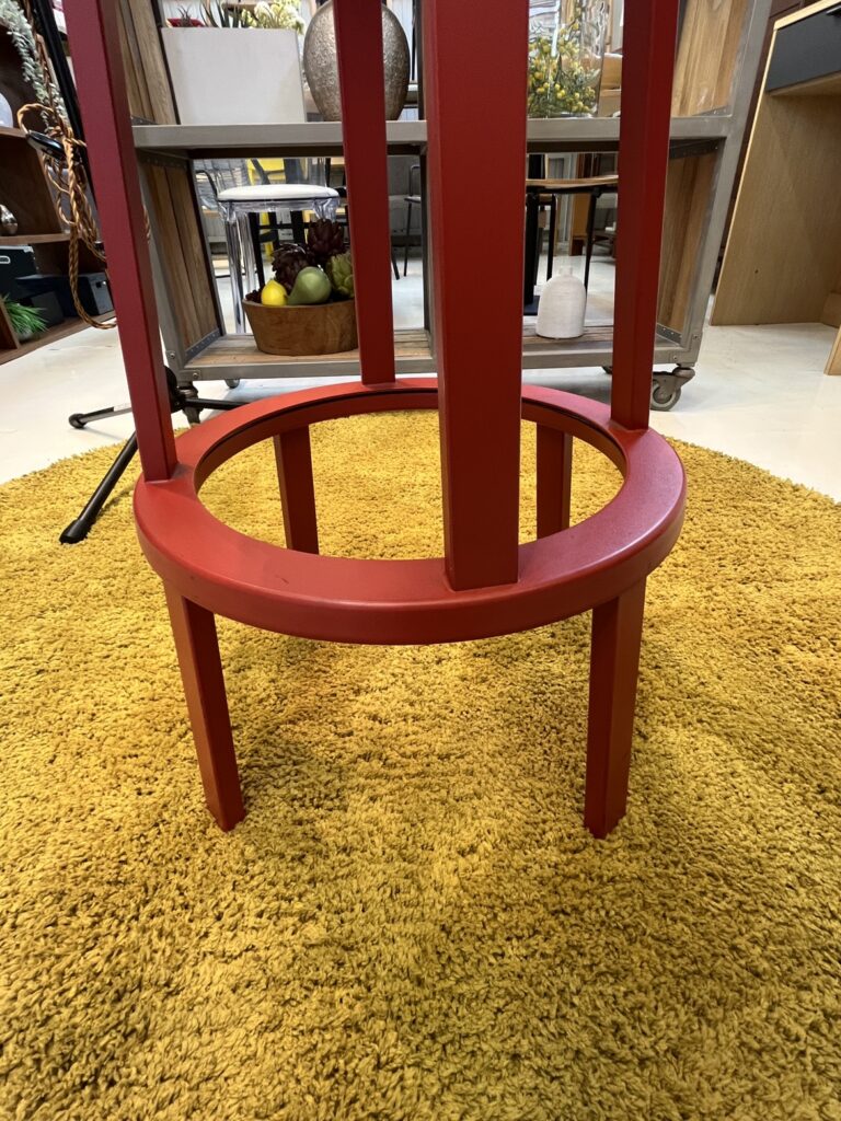 HAY(ヘイ)REVOLVER BAR STOOL HIGH(リボルバー バースツール ハイ)バースツール スチール製の細身の脚部とフットリング、ミニマルで安定感のあるデザイン