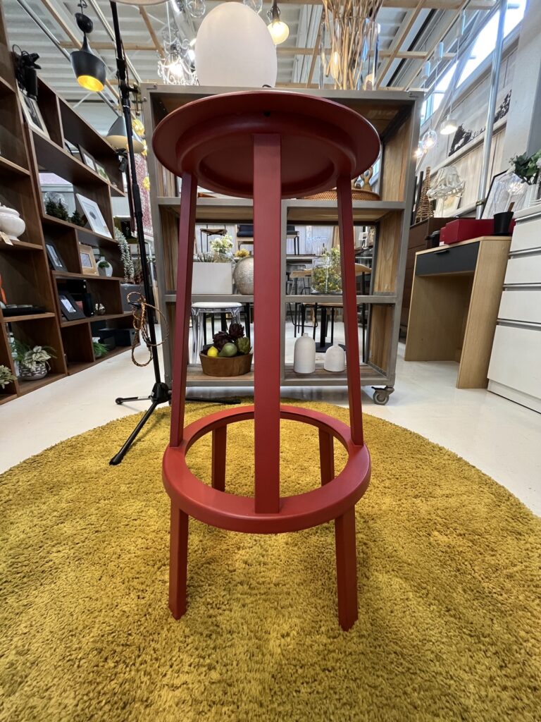 HAY(ヘイ)REVOLVER BAR STOOL HIGH(リボルバー バースツール ハイ)バースツール ベアリング機構で360度回転する座面と粉体塗装スチールフレームが特徴