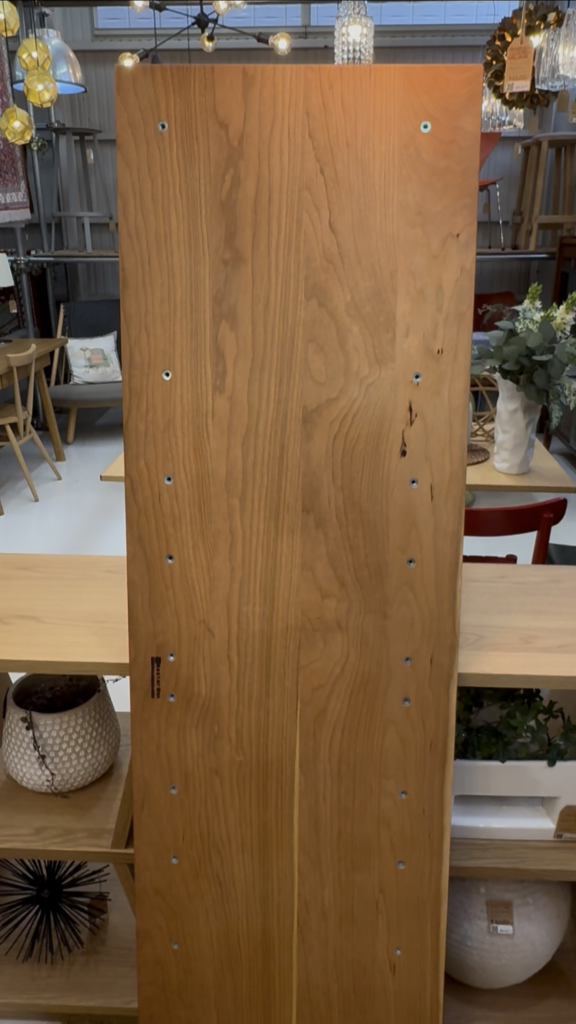 masterwal（マスターウォール）NOTE SYSTEM STORAGE 収納家具。天板を外して3つのユニットの配置をカスタマイズでき、ウォールナットカラーの木目が温かな印象を与えるシステム収納。